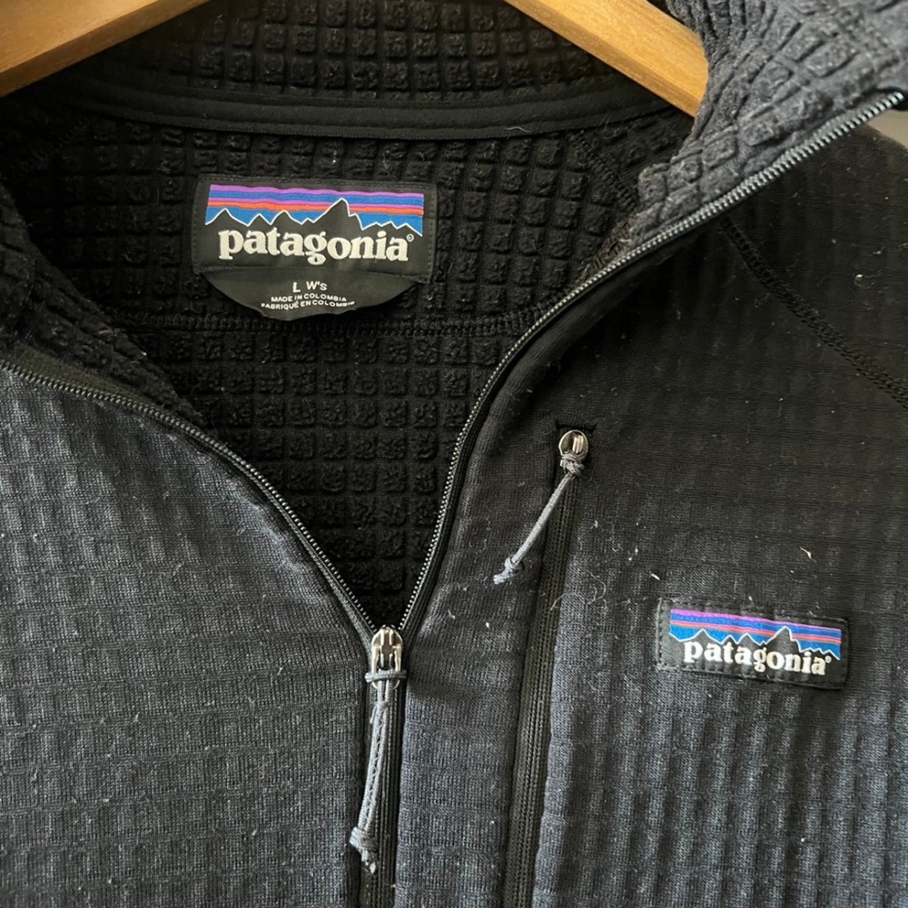 Newer style Woman’s Patagonia R1 Pullover fleece sz L - Picture 4 of 4